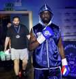 O boxeador britânico Sherif Lawal morreu aos 29 anos após desmaiar no ringue durante luta.  Foto: Warren Boxing Management via Instagram / Estadão