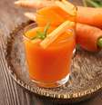 Suco de cenoura, laranja e mel  Foto: Africa Studio | Shutterstock / Portal EdiCase