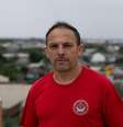 Rudnei Santos é um dos bombeiros que trabalharam incessantemente desde o início das enchentes  Foto: Fernando Otto/BBC / BBC News Brasil