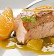 Salmão grelhado com molho de laranja  Foto: DUSAN ZIDAR | Shutterstock / Portal EdiCase