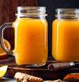 Suco de abacaxi, laranja e cúrcuma  Foto: zarzamora | Shutterstock / Portal EdiCase