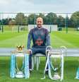  Foto: Divulgação / Man. City - Legenda: Guardiola, atualmente no Manchester City, é um dos maiores treinadores de todos os tempos / Jogada10