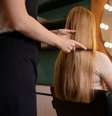 Entenda como cuidar dos cabelos com mega hair para mantê-los bonitos e fortalecidos |  Foto: freepik/Freepik / Boa Forma