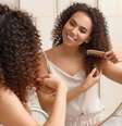 A queda de cabelo feminina difere da masculina em padrões e distribuição  Foto: Pixel-Shot | Shutterstock / Portal EdiCase
