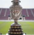 Vladimir Rodas/AFP via Getty Images - Legenda: Taça da Copa América -  Foto: Vladimir Rodas/AFP via Getty Images / Jogada10