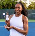 Venus Williams posa com a Barbie em Porto Rico  Foto: Mattel/WME Sports Studio/via REUTERS