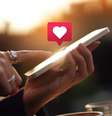 A tecnologia dificultou a busca por relacionamentos amorosos?  Foto: Getty Images / BBC News Brasil