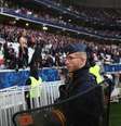 Franck Fife/AFP via Getty Images - Legenda: Policiamento reforçado para a final da Copa da França -  Foto: Franck Fife/AFP via Getty Images / Jogada10