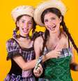 Você já pensou em como os signos do zodíaco podem influenciar a maneira como cada jovem vive e participa da festa junina escolar?  Foto: Shutterstock / João Bidu