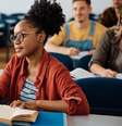 Vestibular de inverno é uma oportunidade para os estudantes ingressarem em uma universidade sem ter que esperar até o próximo período  Foto: Drazen Zigic | Shutterstock / Portal EdiCase