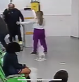 Vídeo flagra momento em que controlador de acesso é agredido em São Vicente  Foto: Reprodução