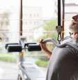 Confira o vídeo de treino de musculação indicado para idosos  Foto: Freepik/Divulgação / Boa Forma
