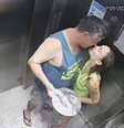 Luiz Marcelo foi visto pela última vez em imagens da câmera do elevador com Júlia  Foto: Reprodução