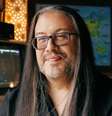 John Romero é uma das figuras mais importantes da história da indústria de games  Foto: Reprodução / Ellius Grace / The Wall Street Journal