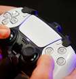 Sony está tendo mais lucro com PlayStation 5 do que com consoles anteriores  Foto: Reprodução / Gettyimages
