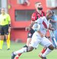  Foto: Jhony Pinho/Atlético GO - Legenda: Vitória tem dois expulsos no Barradão / Jogada10