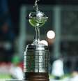 Troféu entregue ao campeão da Copa Libertadores  Foto: Divulgação/Conmebol / Estadão