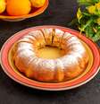 Aprenda a fazer bolo de laranja sem glúten com farinha de amêndoas  Foto: KamranAydinov/Freepik / Boa Forma