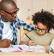 É possível melhorar a relação da família com a escola  Foto: Evgeny Atamanenko | Shutterstock / Portal EdiCase