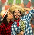 Junho e julho são os meses perfeitos para fazer simpatias e atrair boas energias amorosas  Foto: Vergani Fotografia | Shutterstock / Portal EdiCase