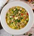 Sopa cevadinha com frango  Foto: Leonori | Shutterstock / Portal EdiCase