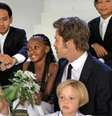 Brad Pitt e Angelina Jolie já tinham os seis filhos quando se casaram em 2014.  Foto: Reprodução, People Magazine / Purepeople