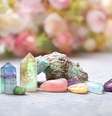 Prepare um banho com cristais e melhores suas energias  Foto: Shutterstock / Alto Astral