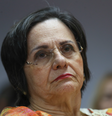 Luiz Roberto Barroso pede desculpas à Maria da Penha por omissão e demora da Justiça brasileira em julgar o agressor que tentou assiná-la por duas vezes em 1983  Foto: Fabio Rodrigues Pozzebom/Agência Brasil