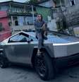 Danielzinho Grau com seu Tesla Cybertruck. Funkeiro promove sorteios pela internet com prêmios como carros e motos de luxo  Foto: Instagram