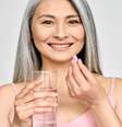 Mulheres com mais de 65 anos podem fazer reposição hormonal? Entenda  Foto: Shutterstock / Saúde em Dia