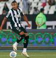  Foto: Vitor Silva/BFR - Legenda: Marlon Freitas em campo pelo Glorioso / Jogada10