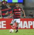  Foto: Marcelo Cortes /CRF - Legenda: De La Cruz em campo pelo Flamengo / Jogada10