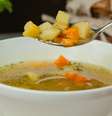 Confira como preparar uma sopa saudável e cheia de sustância  Foto: KamranAydinov/Freepik / Boa Forma