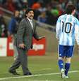 Lionel Messi foi treinado por Diego Maradona na Copa do Mundo de 2010  Foto: Richard Heathcote