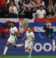  Foto:  ADRIAN DENNIS/AFP via Getty Images - Legenda: Craque do Real, Bellingham marcou o primeiro gol da Inglaterra na Eurocopa / Jogada10