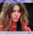 Aprenda a controlar o frizz do cabelo  Foto: Pinterest / todateen