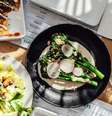 Comida vegana em mesa de restaurante  Foto: Getty Images / BBC News Brasil