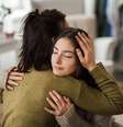 Parceria entre pais e educadores é importante para o aprendizado e bem-estar de crianças e adolescentes  Foto: Halfpoint | Shutterstock / Portal EdiCase