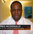 James McDonald era frequentemente convidado para fazer análises do mercado financeiro  Foto: Reprodução/CNBC