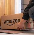 As ações da empresa de Jeff Bezos subiram mais de 3,5% no meio do dia.  Foto: Amazon/Divulgação / Estadão