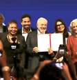 Lula e a ministra Margareth Menezes participaram de um evento no Rio de Janeiro nesta quarta (19) para celebrar o cinema brasileiro  Foto: Rafael Magalhães/Divulgação MinC