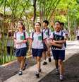 A escola é uma iniciativa privada que busca ensinar os alunos a serem 'pessoas melhores'  Foto: Escola Mecchai Pattana / BBC News Brasil