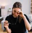 Fatores ambientais e fisiológicos contribuem para a coceira dos olhos no inverno  Foto: Getty Images