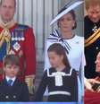 Gesto de princesa Charlotte é comparado ao de rainha Elizabeth II.  Foto: Reprodução, Instagram / Purepeople