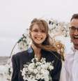 Apenas metade dos convidados compareceram ao casamento de Serhiy e Tania — muitos estavam com receio dos esquadrões de recrutamento  Foto: Sakelari Photo / BBC News Brasil