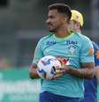 Líder, Danilo está com a bola toda na Seleção Brasileira  –  Foto: Rafael Ribeiro/CBF / Jogada10