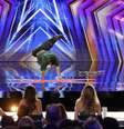 Apresentação do b-boy brasileiro Samuka no programa America´s Got Talent, nos Estados Unidos, em junho de 2024  Foto: Divulgação