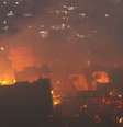Um incêndio de grandes proporções atingiu uma favela na Zona Sul de São Paulo na madrugada desta terça-feira, 25  Foto: Reprodução/TV Globo