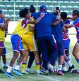 Leoas comemoram gol da vitória contra o Minas Brasília.   Foto: Luã Tomasson / Esporte News Mundo