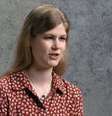 Lady Louise em um documentário da BBC News: a jovem quer distância das confusões da monarquia  Foto: Reprodução/YouTube/BBC News